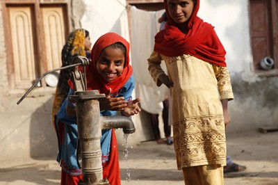 Providing_clean_water_and_sanitation_(5351673235) (1)